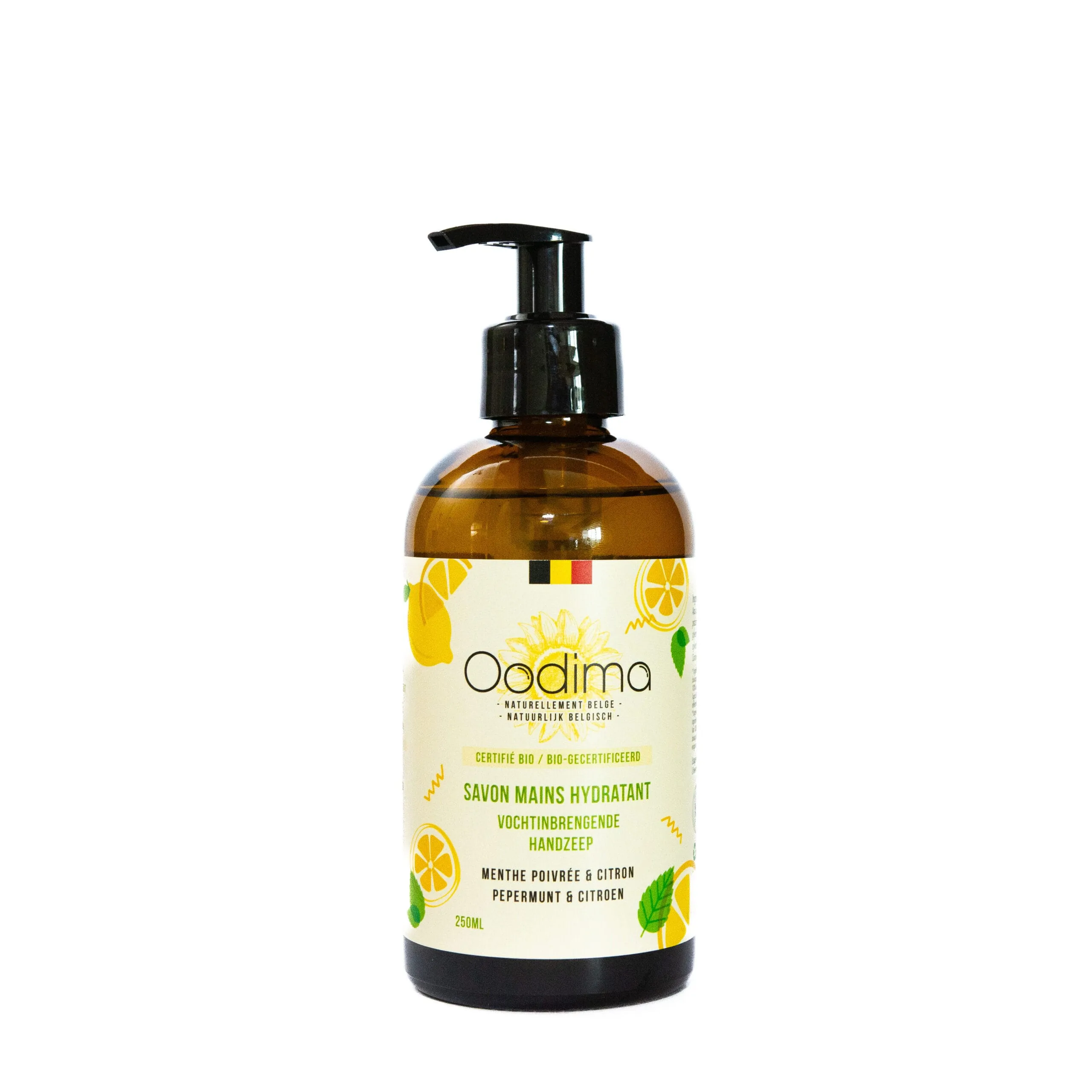Op zoek naar vakantie? Zin in een Mojito op het strand? Met onze Lemon - Peppermint Toning Liquid Hand Soap ben je altijd in beweging als je je handen wast. De frisheid van munt in combinatie met het zuur van citroen geeft je huid een tonus en een lichte geur.    Essentiële olie van pepermunt, met zijn schimmelwerende eigenschappen, is perfect voor de atopische huid die snel rood en geïrriteerd wordt.